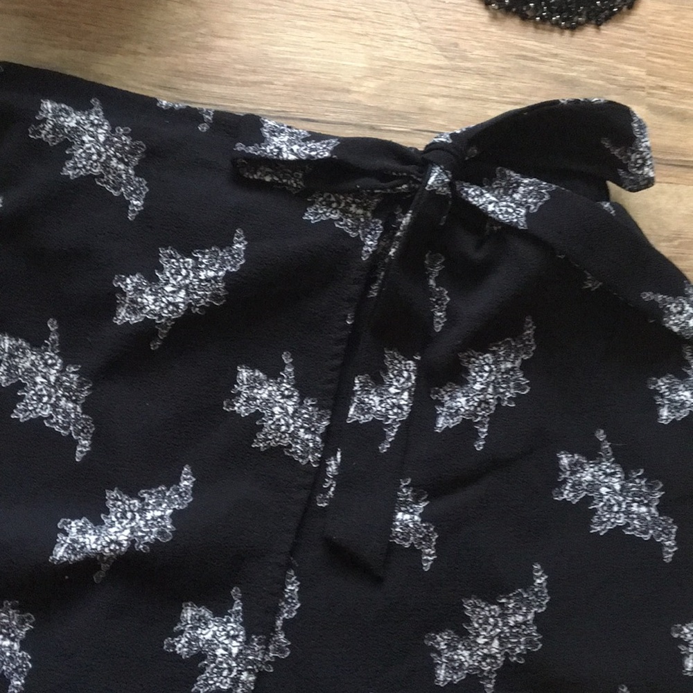 Black patterned xhileration wrap shorts - Picture 3 of 5